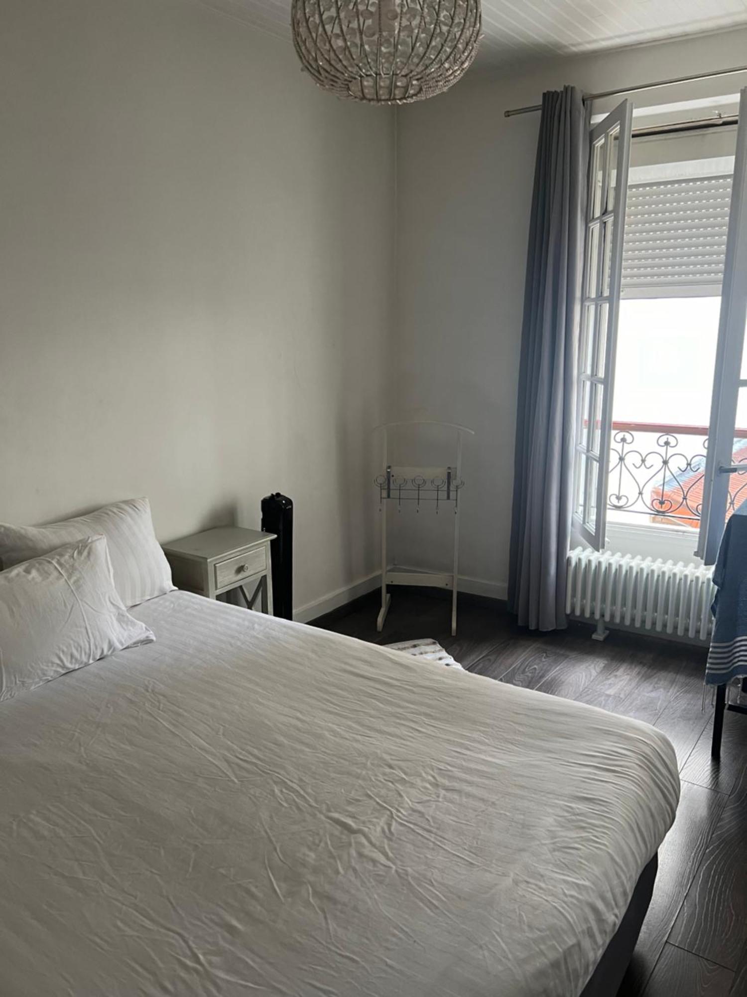 Le Nid Douillet En Plein Centre Levallois-Perret Exterior foto